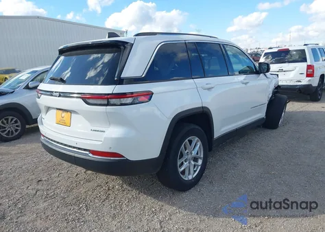 2023 Jeep Grand Cherokee Laredo 4X4 z USA, uszkodzony, nr VIN 1C4RJHAG9PC532404